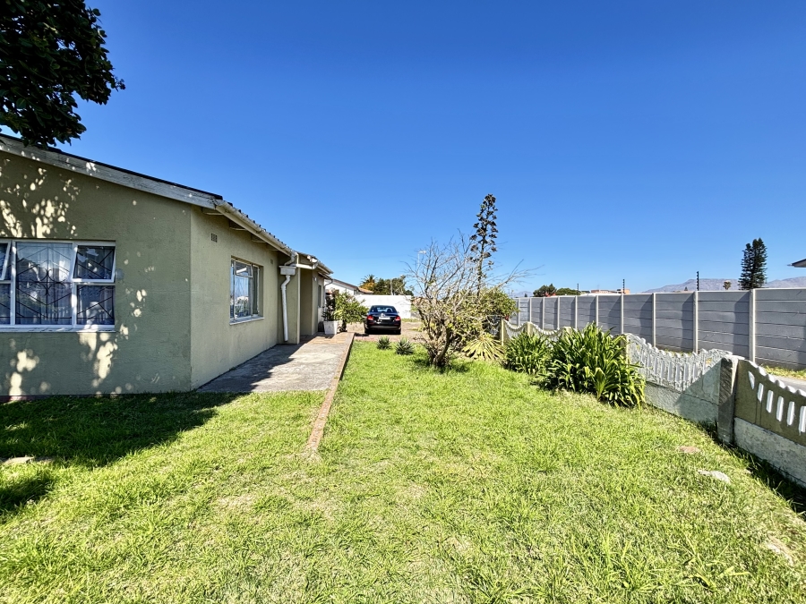 4 Bedroom Property for Sale in Lotus River Western Cape